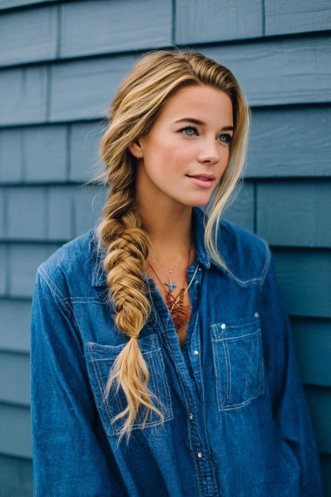 15+ Chic & Comfy Airport Hairstyles for Your Next Trip (Travel in Style!) - 14. The Half-Up Half-Down Twist