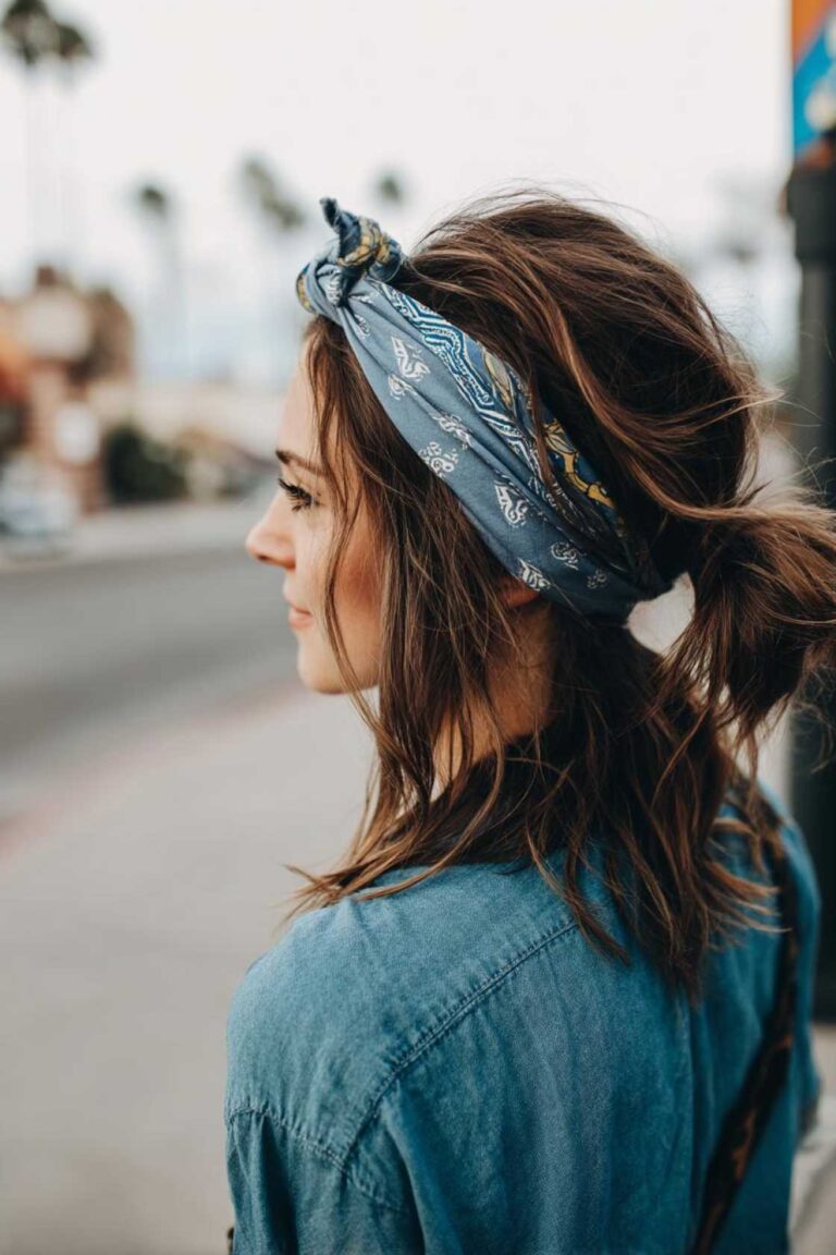15+ Chic & Comfy Airport Hairstyles for Your Next Trip (Travel in Style!) 15+ Chic & Comfy Airport Hairstyles for Your Next Trip (Travel in Style!)