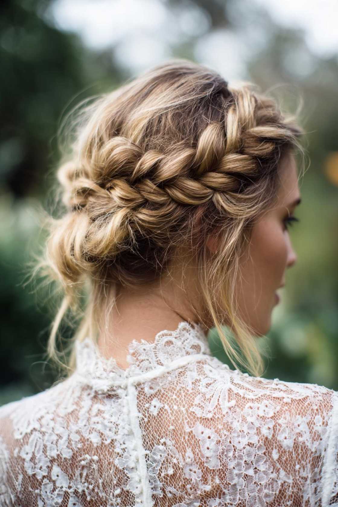 15+ Chic Summer Updos for Medium Hair (Easy Styles to Beat the Heat!). - 11. Braided Crown
