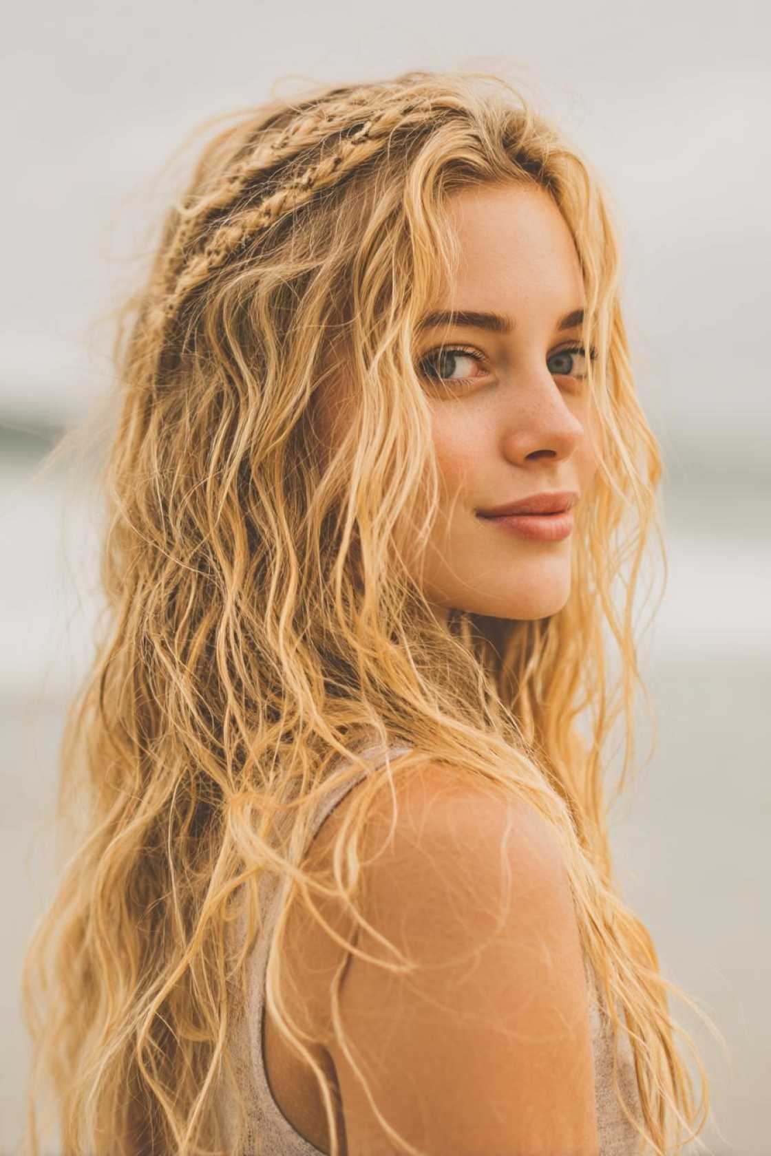 15+ Effortless Beach Hairstyles: Salty Waves, Chic Braids & Easy Updos. - 4. Beachy Waves