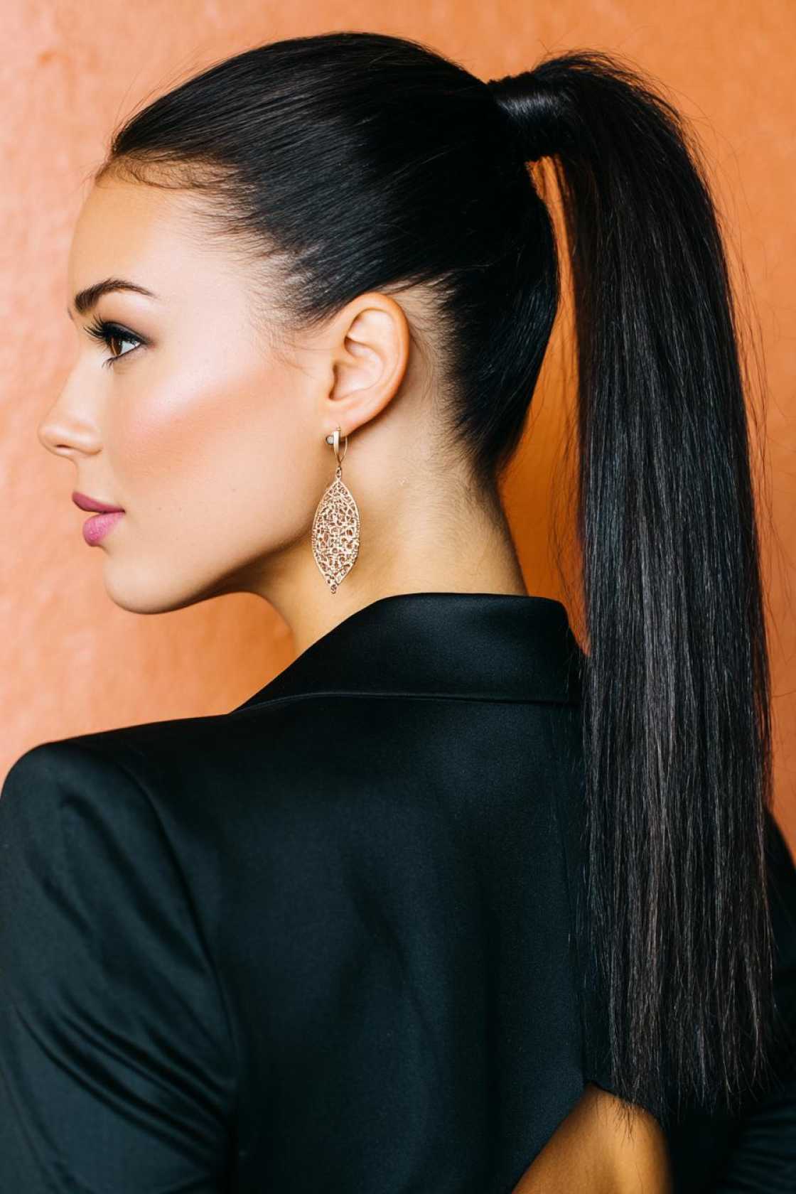 15+ Effortless Summer Hairstyles to Beat the Heat in Style (Quick & Cute!). - 14. Braided Headband