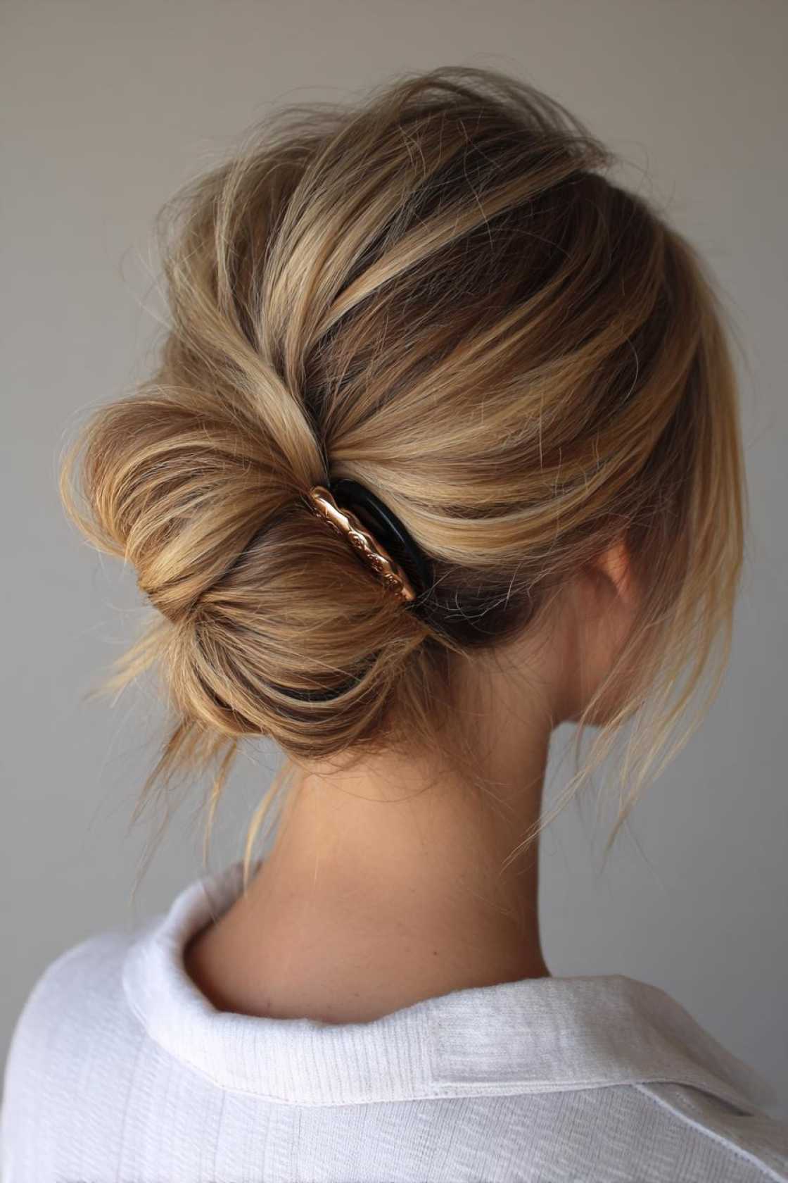 15+ Effortlessly Chic Messy Claw Clip Hairstyles You Can Do in Seconds! - 1. The Elevated Classic