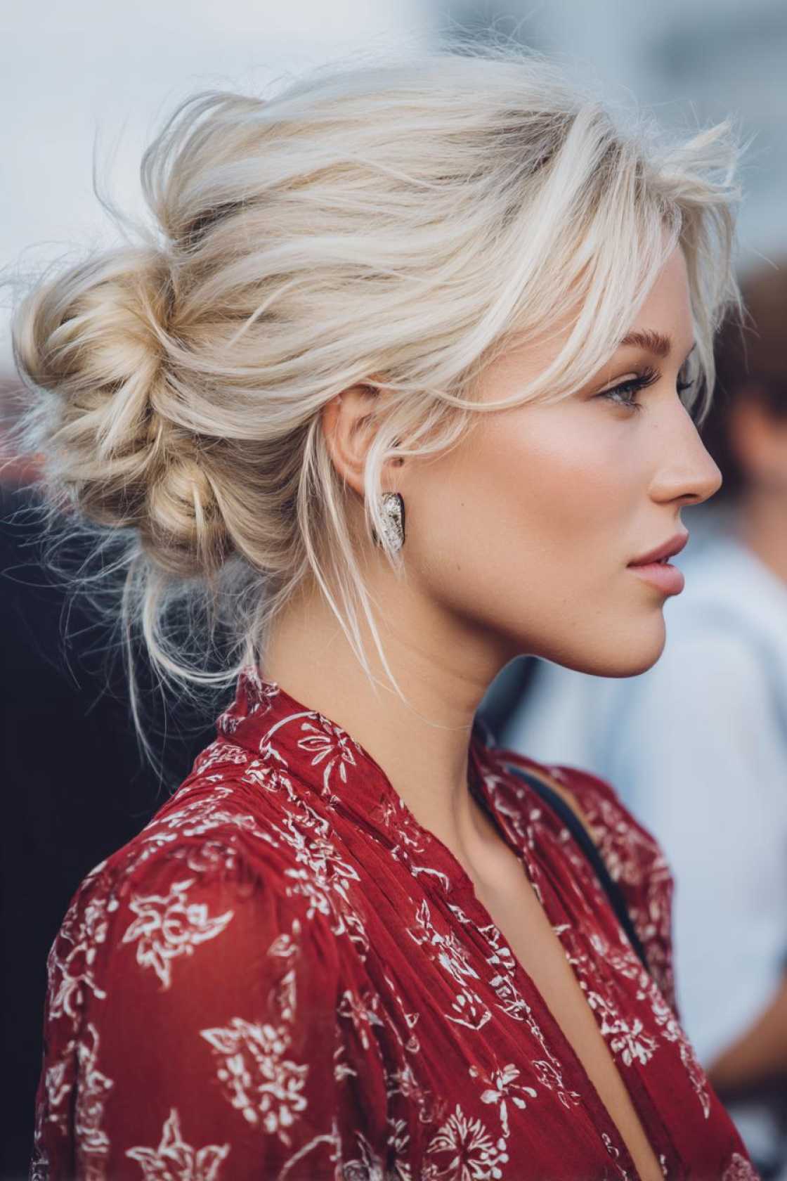 15+ Show-Stopping Homecoming Hairstyles to Wow This Year (Updos, Curls & More!) - 6. Messy Bun
