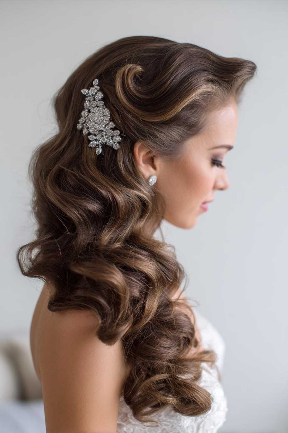 15+ Show-Stopping Homecoming Hairstyles to Wow This Year (Updos, Curls & More!) - 10. Side-Swept Curls