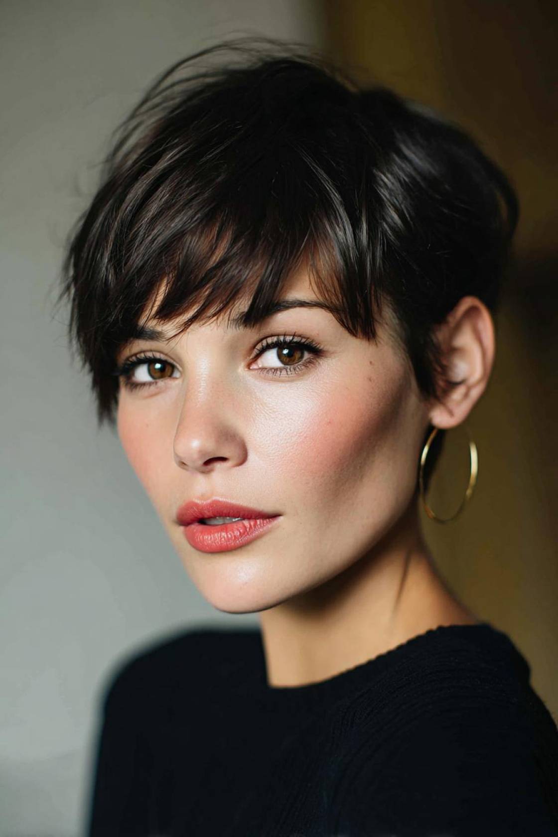 Effortlessly Cool: 10+ Reasons to Rock a 90s-Inspired Pixie Haircut. - 9. The Long Pixie with Bangs