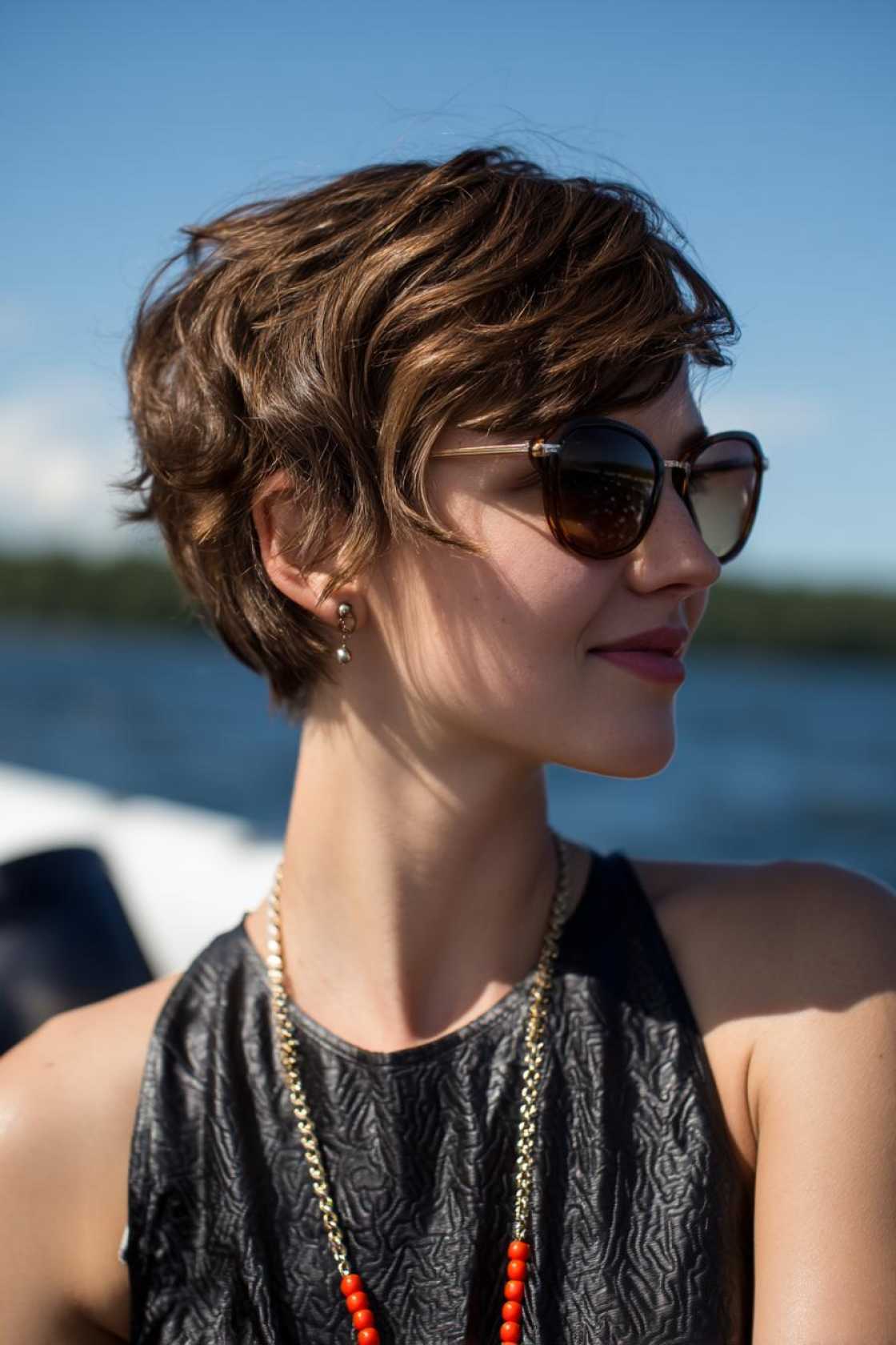 Lake Life Ready: 20+ Practical & Pretty Hairstyles You'll Love. - 5. Short and Textured