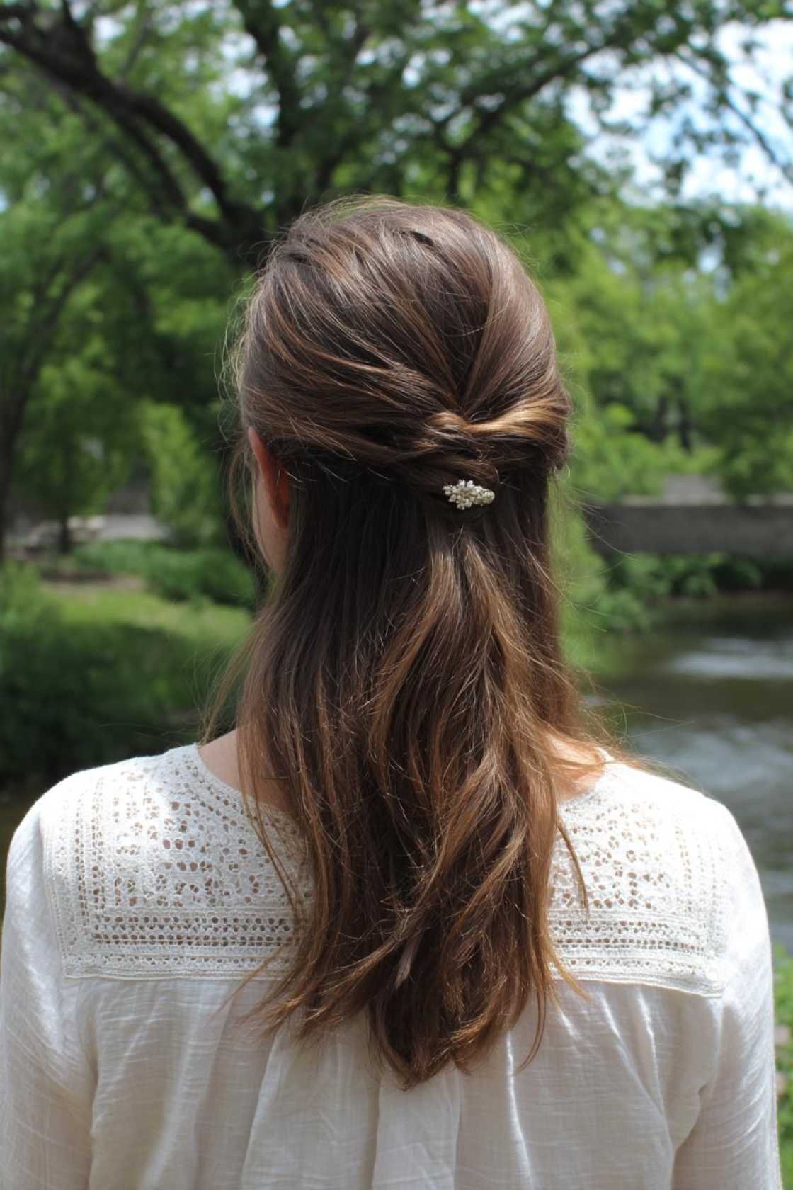 Lake Life Ready: 20+ Practical & Pretty Hairstyles You'll Love. - 14. Twisted Half-Up