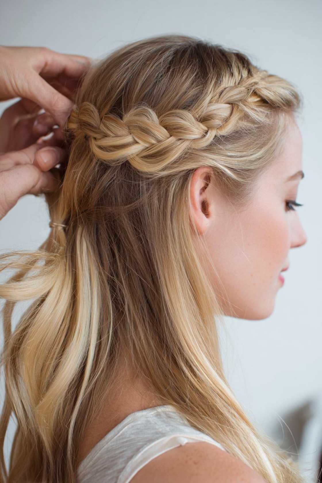 Unlock Your Inner Stylist: 12+ Easy Braided Hairstyles You Can Master Today. - 1. The Braided Headband