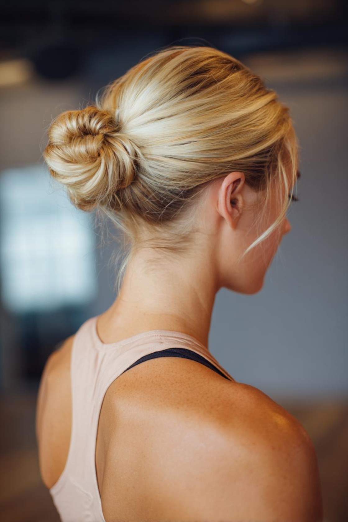Beyond the Basic Bun: 20+ Innovative Gym Hairstyles for a Sweat-Proof Session. - 5. The Half-Up Bun