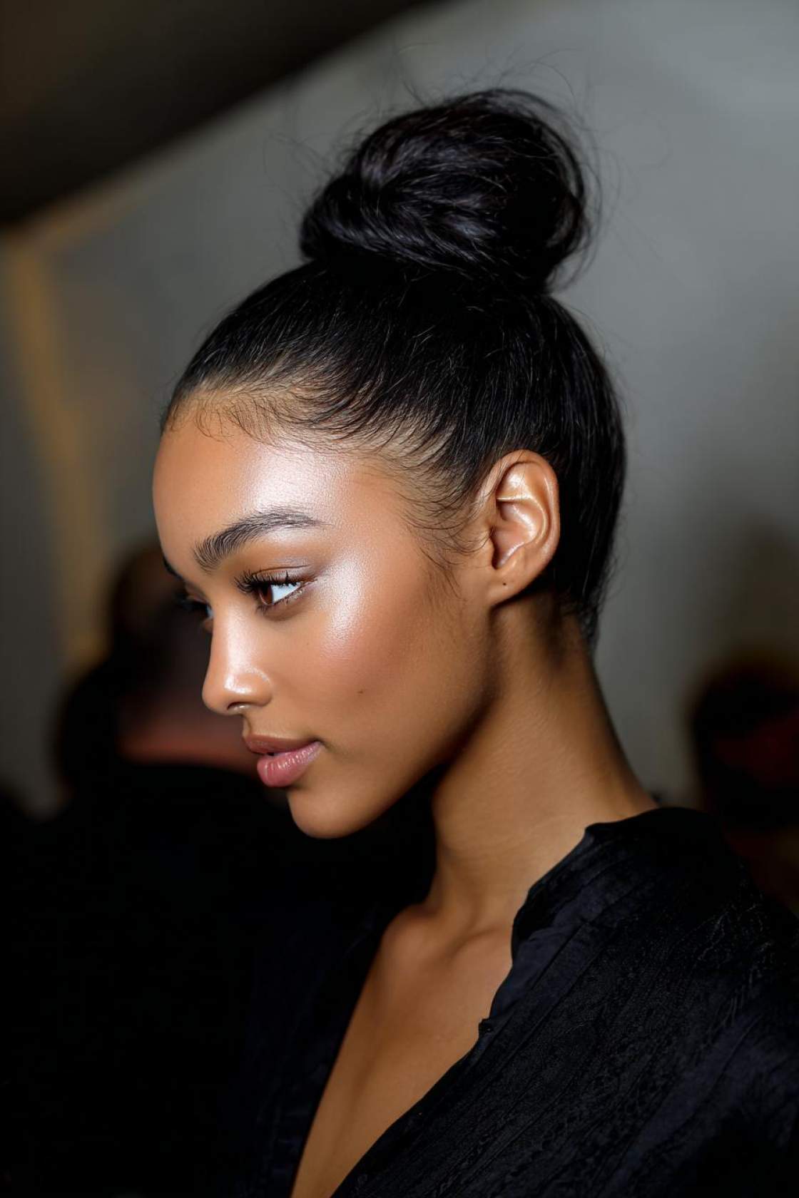 From Nashville to Your Next Show: 12+ Must-Try Country Concert Hairstyle Ideas. - 6. High Bun