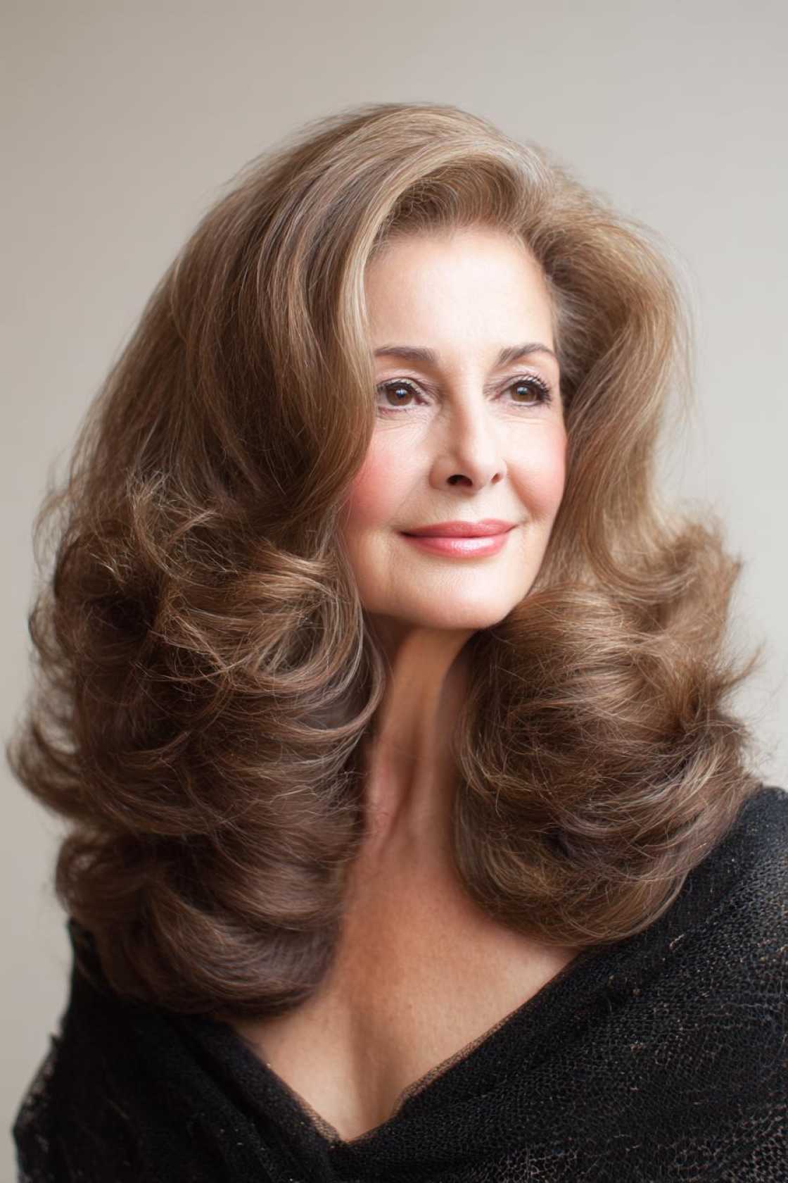 From Short Bobs to Elegant Updos: 15+ Flattering Hairstyles for the Mother of the Groom. - 5. Voluminous Blowout