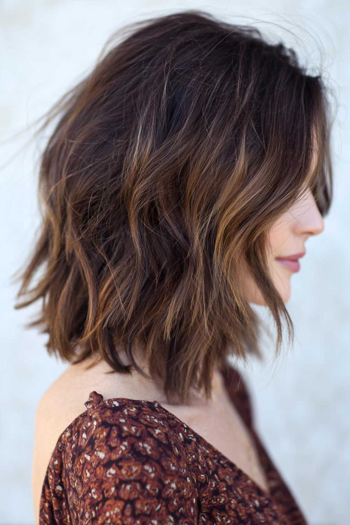 From Summer Breeze to Autumn Leaves: 18+ Transition Hair Ideas for Fall. - 8. Textured Lob