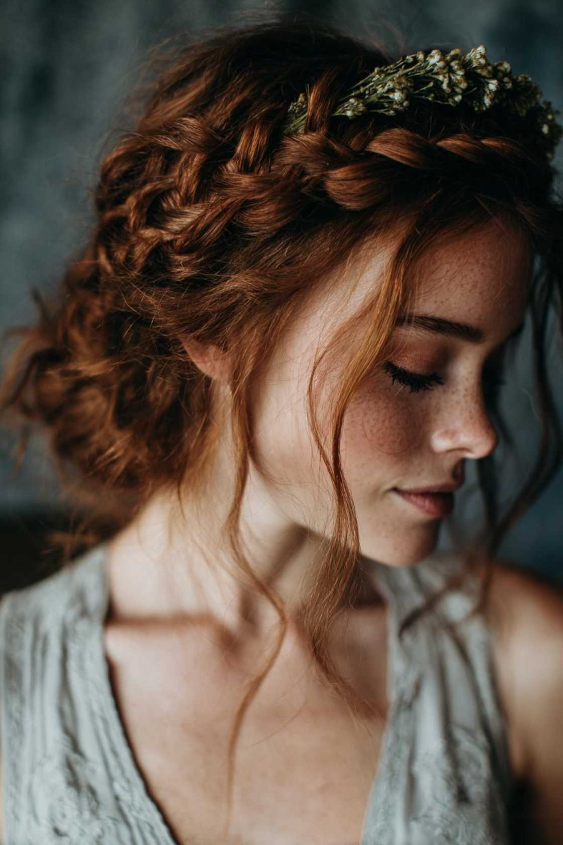 From Summer Breeze to Autumn Leaves: 18+ Transition Hair Ideas for Fall. - 5. Braided Accents