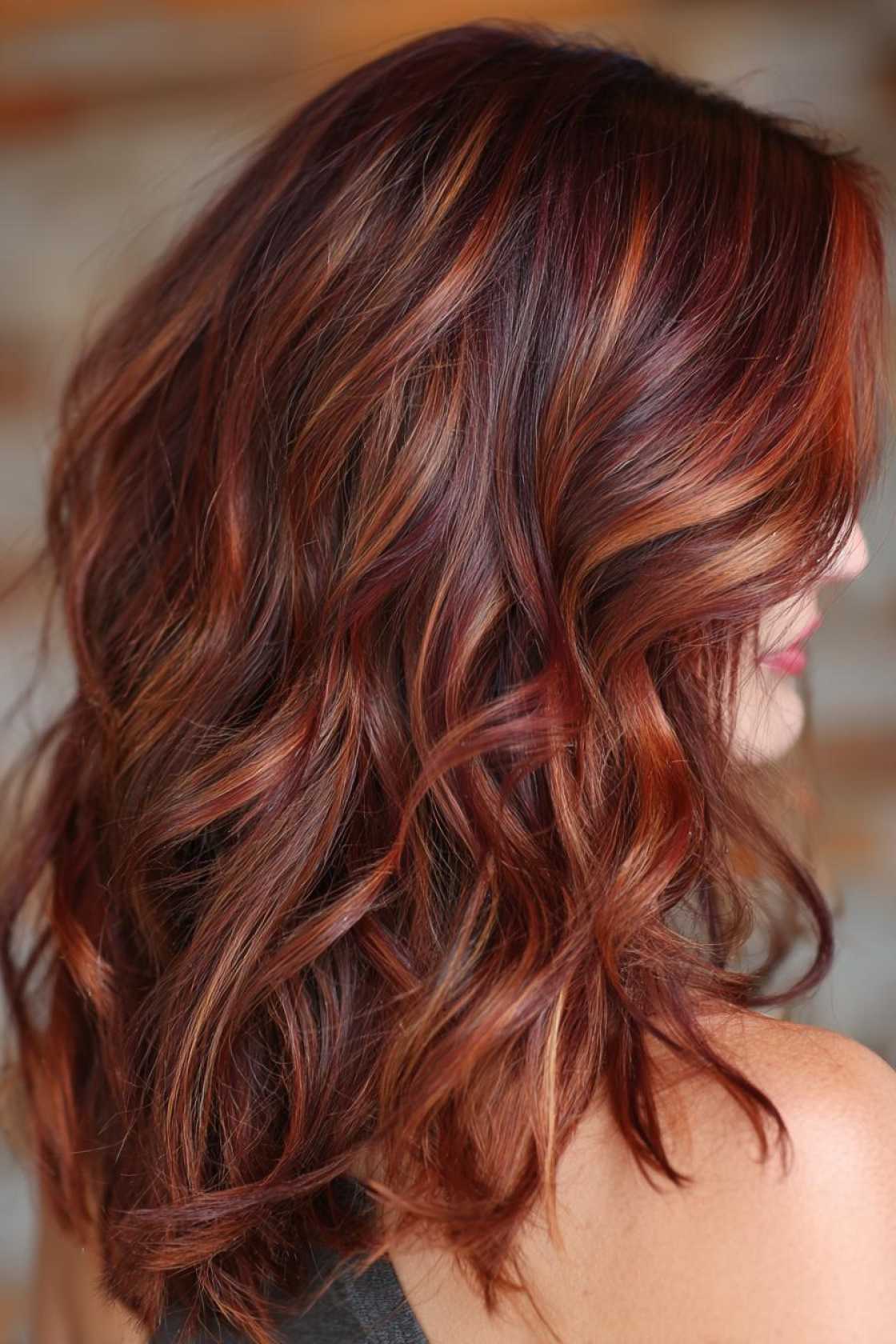Scoop Up Some Style: 15+ Delicious Neapolitan Hair Highlight Ideas (Chocolate, Vanilla, Strawberry!). - 11. Strawberry and Chocolate Melt