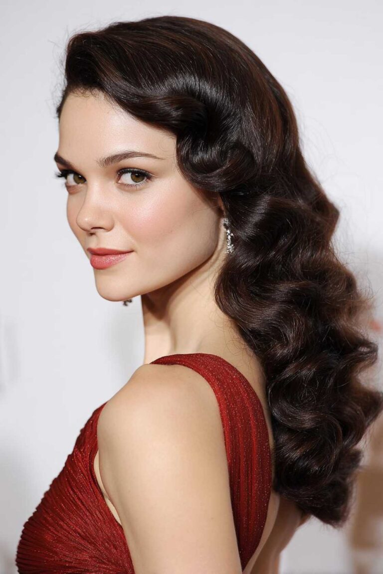 Short, Chic & Dance-Ready: 12+ Homecoming Hairstyles That Shine on the Big Night
